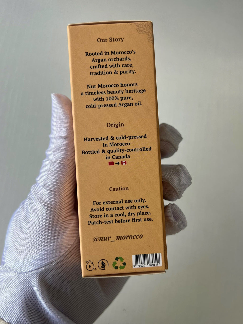 100% Pure Moroccan Argan oil sourced from women’s cooperatives.